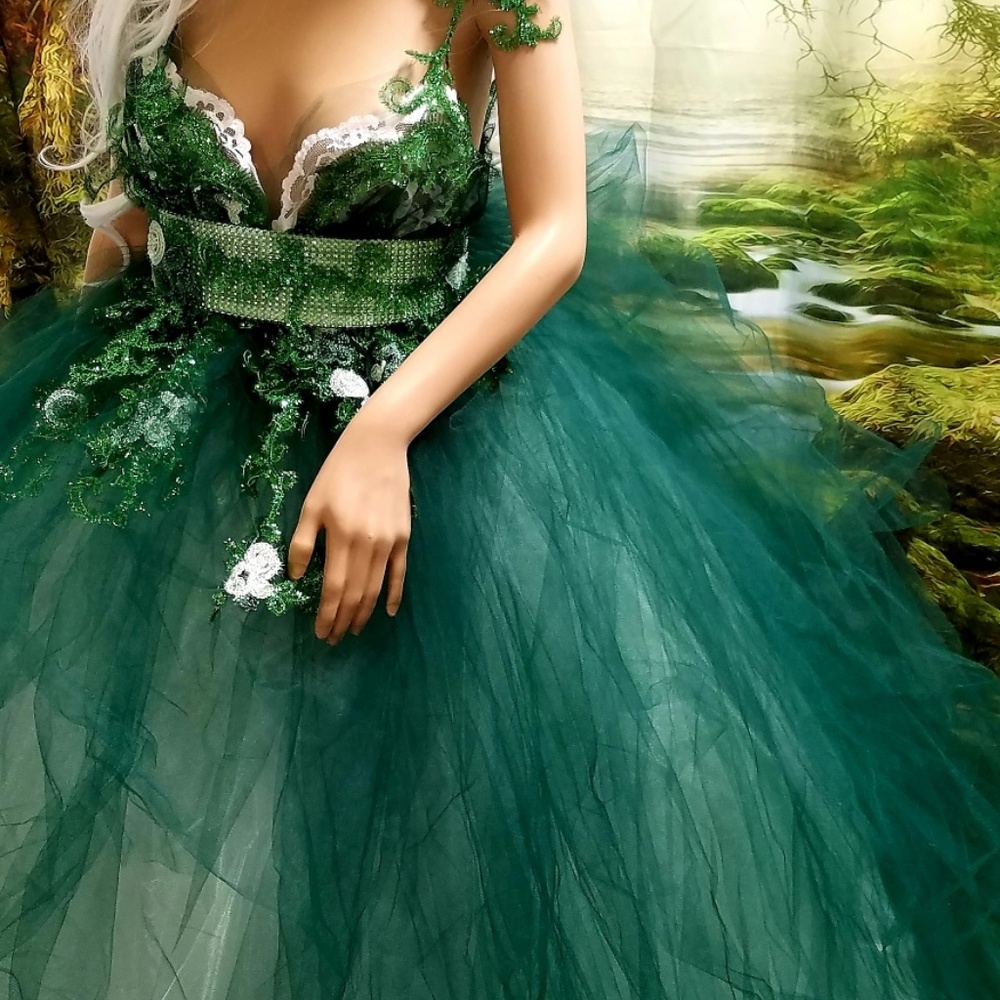 SAMPLE GOWN - AMEENAH Green Afghan Inspired Wedding Ballgown Set - Picture 5 of 8